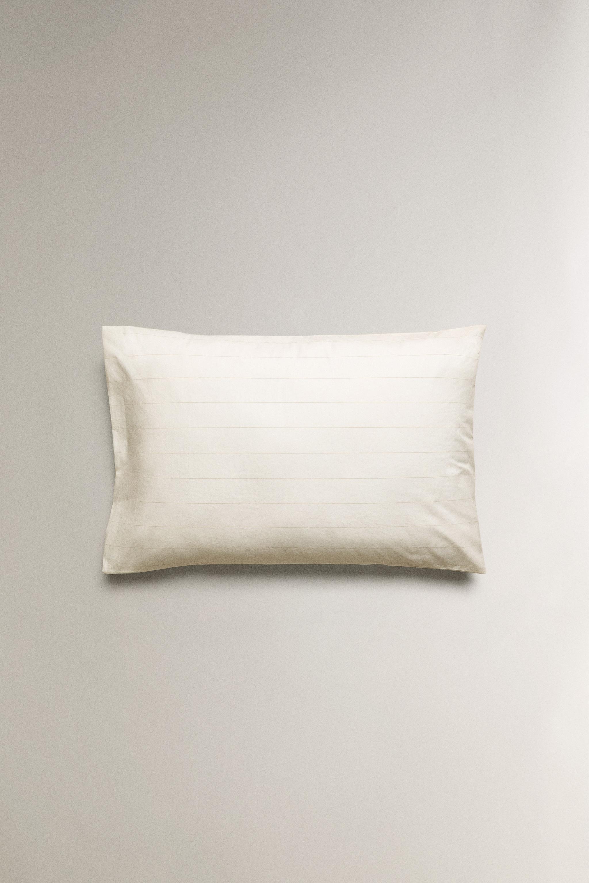 STRIPED PILLOWCASE
